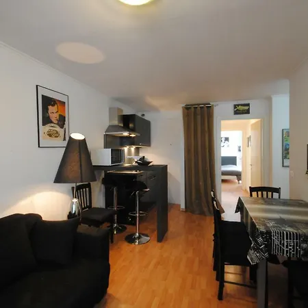 Les Serbes 2p Ret29 Apartment