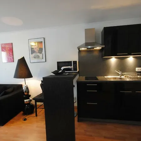 Les Serbes 2p Ret29 Apartment
